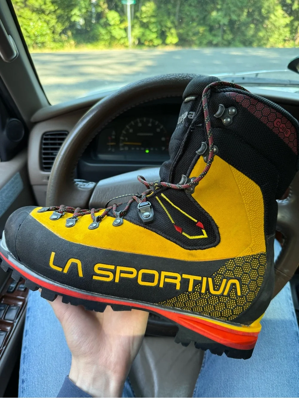 La Sportiva Men’s 11 Nepal Cube GTX Boots